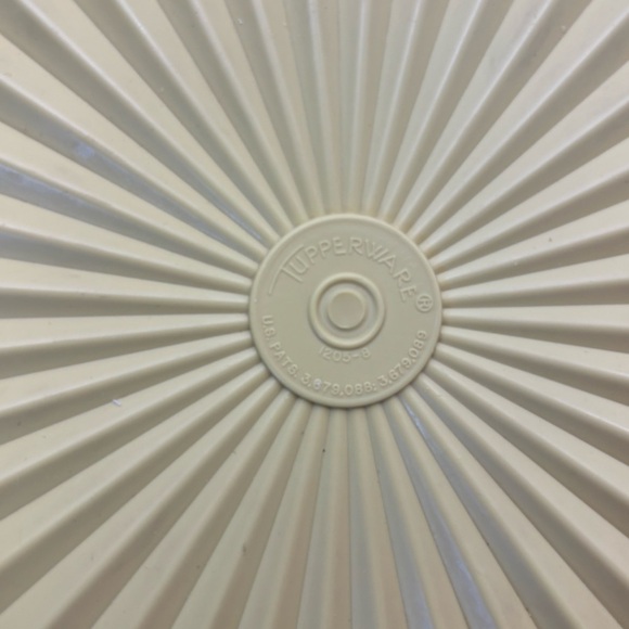 Vintage Tupperware daffodil yellow servalier container 1204-10 & seal lid 1205-8 - Picture 4 of 10